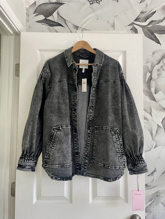 Avec Les Filles Jackets & Blazers - Avec Les Filles Ruched Sleeve Denim Jacket – Black Acid Wash (Size M)